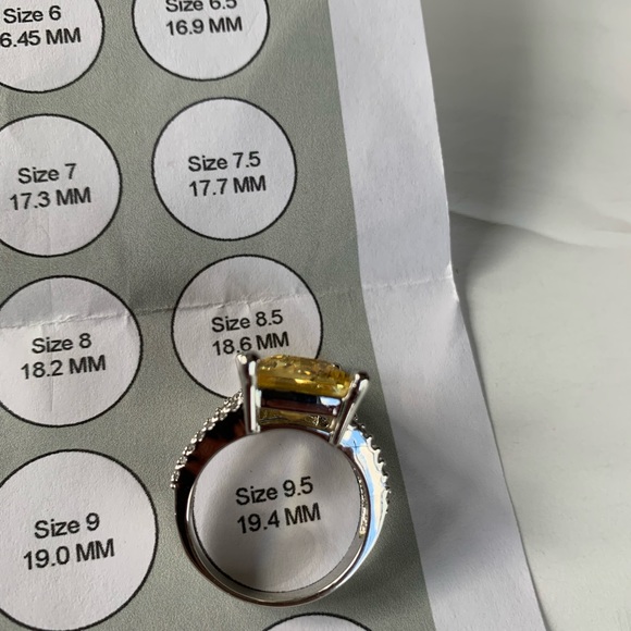 Vintage yellow CZ ring size 9.5 - Picture 4 of 6